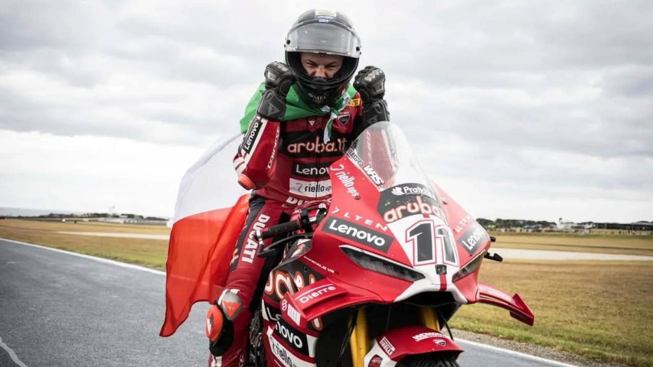 Nicolo Bulega Juara di Australian WorldSBK Hat-trick Gila di Phillip Island, Ducati Tak Terbendung!