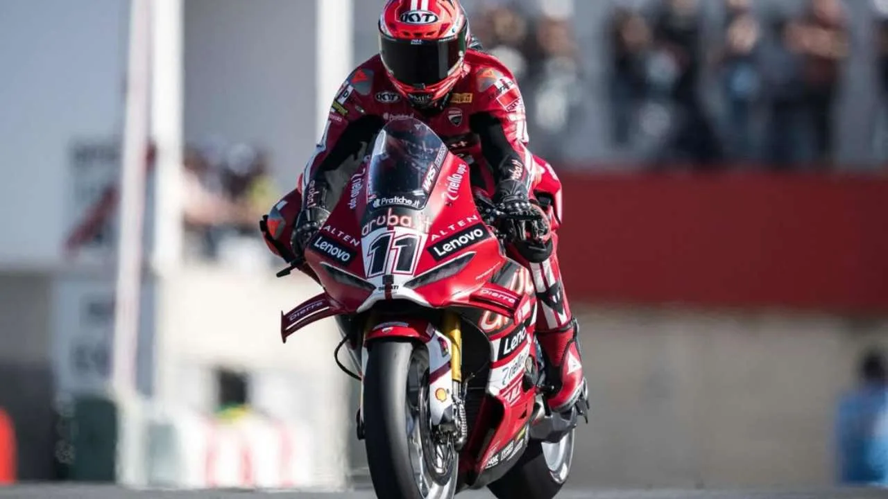 Hasil Race 1 WorldSBK Portugal 2026 Nicolo Bulega Dominan, Oliveira Raih Podium Perdana