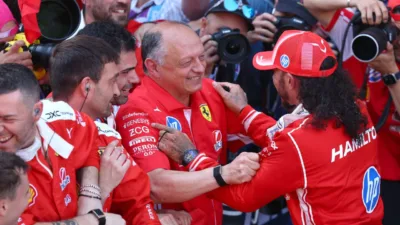 Akhiri Puasa Kemenangan Ferrari, Lewis Hamilton Wujudkan Mimpi Yang Dulu Mustahil