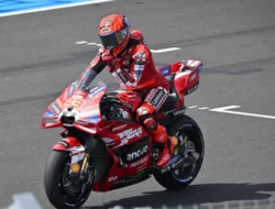 Jatuh Jelang Dua Menit Akhir, Marc Marquez Tetap Tercepat di FP1 MotoGP Brno 2026