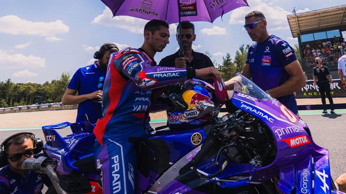 Aksi Stunt Toprak Razgatlioglu Terjun Bebas ke Air di Ajang Red Bull Flugtag Turki Jelang GP Aragon