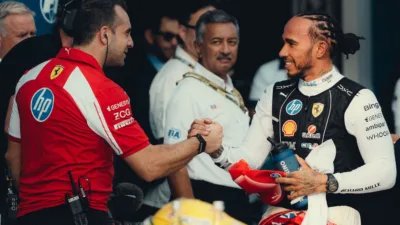 Bungkam Isu Internal Ferrari, Lewis Hamilton Rebut Posisi Start P2 di GP Bahrain Sepang