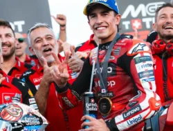 Kejutkan Grid Motegi, Ini Alasan Ritual Unik Marc Marquez di MotoGP Motegi: Lakukan Push-Up Sebelum Start